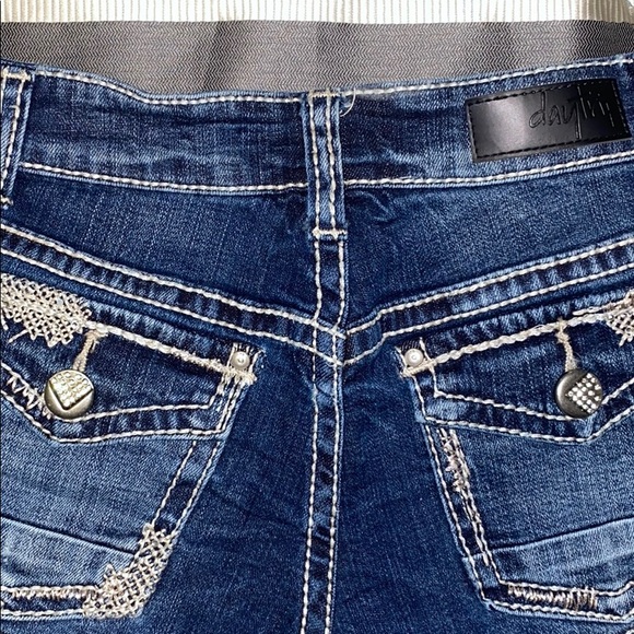 Daytrip BLING Shorts 💖 - Picture 2 of 6